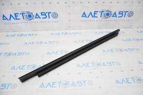 Glass seal inside rear right door Toyota Highlander 20-