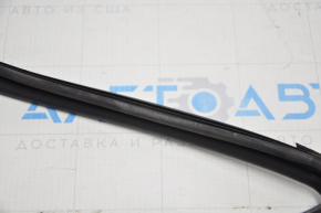 Rear right glass seal Toyota Highlander 20 - burnt out, cracked