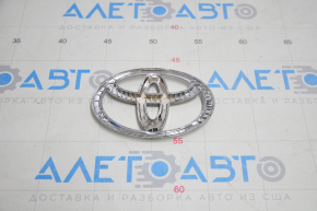 Toyota Highlander 20 Trunk Door TOYOTA Emblem - Scratches
