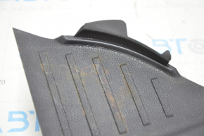 Seat mount pad 2nd row right outer Toyota Highlander 20- broken mount, scratches