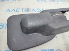 Seat runner trim 2nd row left inner Toyota Highlander 20- scratches