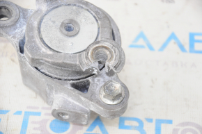 Toyota Highlander 20 drive belt tensioner roller - broken mount