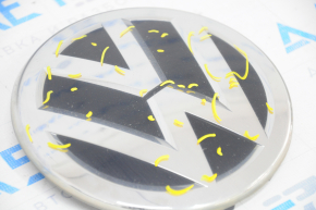 VW Jetta 19 radiator grille emblem - under distronic, sand