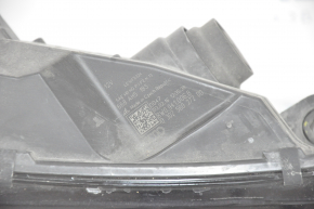 Front right headlight complete Audi A4 B9 17-19 xenon+LED, broken fastener, sand