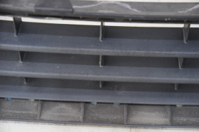 Lower grille of the front bumper VW Jetta 19 - fracture, sand