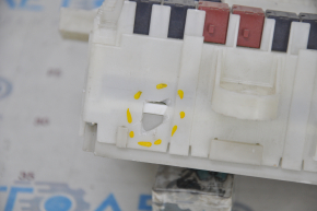 Honda CRZ 11-16 under-dash fuse box, housing and latches are broken