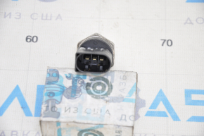 Fuel pressure sensor Audi A4 B8 08-16 2.0T on the fuel pipe