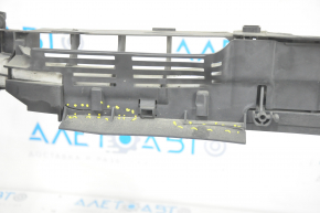 Upper radiator support Mercedes CLA 14-19 cracks