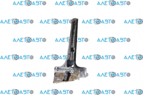 The central right body pillar of Toyota Prius V 12-17 is sawn off