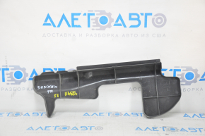 Right radiator deflector Toyota Sienna 11-16 3.5 broken, broken fastener