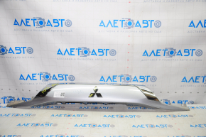 Trunk door molding with Mitsubishi Outlander emblem 16-21 rest, broken fastener, scratches