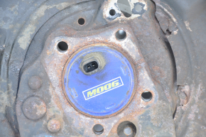 Rear left hub Toyota Camry v40 with casing, rusty, torn and dented casing