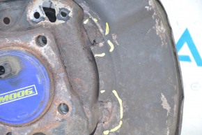 Rear left hub Toyota Camry v40 with casing, rusty, torn and dented casing