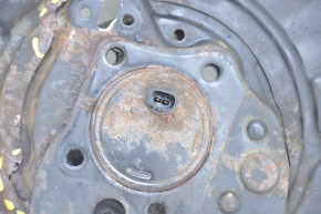 Rear right hub Toyota Camry v40 with casing, rusty, casing torn
