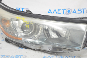 Headlight front right Toyota Highlander 14-16 bare, light, halogen, sand, for polishing, broken mount