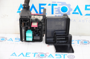 Honda Insight 19-22 underhood fuse box small, broken mount