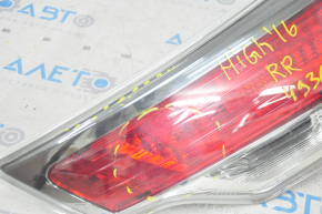 Inner tailgate light right Toyota Highlander 14-16 micro cracks, for polishing