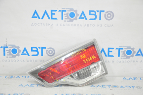 Inner tailgate light right Toyota Highlander 14-16 micro cracks, for polishing