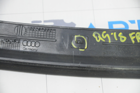 Front right hood seal Audi Q5 80A 18-24 broken fasteners