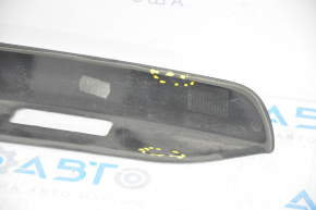 Upper trunk door molding Porsche Cayenne 958 11-14 broken fastener
