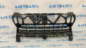 Upper grille of the front bumper Porsche Cayenne 958 11-14 without radar, broken fasteners, broken honeycombs, fractures