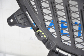 Radiator grill grill Buick Encore 17-19 sand, broken krep, peeled off coating, crack in molding