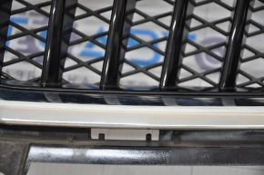 Radiator grill grill Buick Encore 17-19 sand, broken krep, peeled off coating, crack in molding