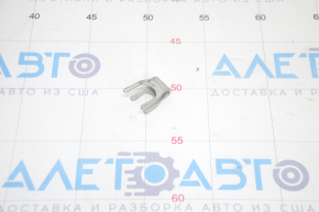 Fuel injector mounting bracket Mercedes CLA 250 14-19