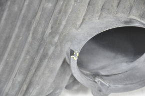 Air filter housing Porsche Cayenne 958 11-17 Hybrid, crack in mount