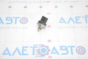 Fuel pressure sensor Mercedes CLA 250 14-19 on the fuel rail