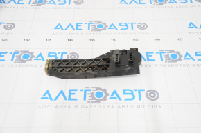 Radiator bracket lower left Mercedes GLA 14-20 2.0