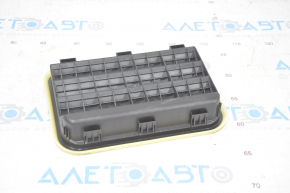 Right ventilation shield Porsche Cayenne 958 11-17