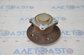 Rear left hub Mercedes CLA 14-19 FWD rusty,