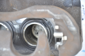 Front right caliper Toyota Sienna 11-20 cylinder boot torn