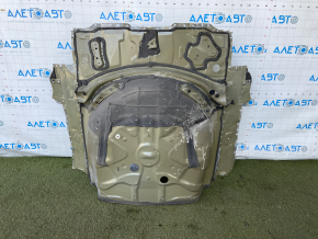 The trunk trough of Toyota Camry v70 18-24 FWD is sawn off, dented