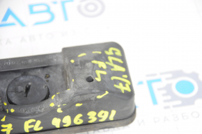 Front left jack stand Mercedes GLA 14-20 worn, dented