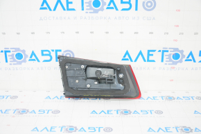 Light inside trunk lid right BMW 5 G30 17-20 scratches