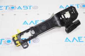 The rear right door handle mechanism of the Lexus IS 14-20