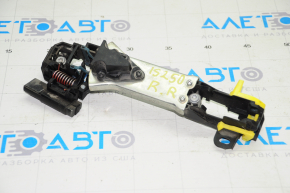 The rear right door handle mechanism of the Lexus IS 14-20