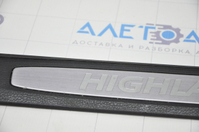 Door sill outer front left Toyota Highlander 14- chrome, scratches