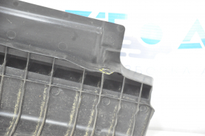 Left radiator deflector Toyota Avalon 13-15 2.5 hybrid, type 2, broken fastener