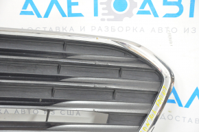 Lower grille of the front bumper Toyota Avalon 13-15 prerest, chrome, broken honeycombs, crack on chrome, sand, pressed