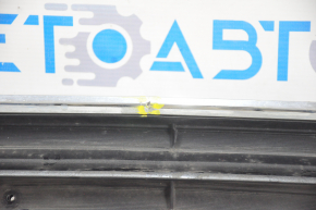 Lower grille of the front bumper Toyota Avalon 13-15 prerest, chrome, broken honeycombs, crack on chrome, sand, pressed