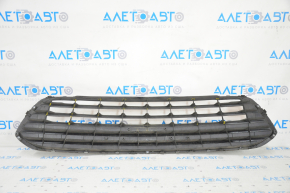 Lower grille of the front bumper Toyota Avalon 13-15 prerest, chrome, broken honeycombs, crack on chrome, sand, pressed