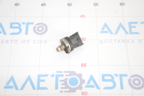 Fuel pressure sensor Lincoln MKC 15- on the fuel rail