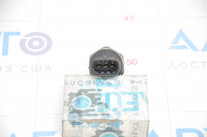 Fuel pressure sensor Lincoln MKC 15- on the fuel rail