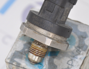 Fuel pressure sensor Lincoln MKC 15- on the fuel rail