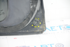 Window blind glass rear left Nissan Rogue 14-20 factory tinted, scratches on chrome, broken guides