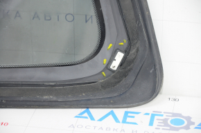 Window blind glass rear right Nissan Rogue 14-20 factory tinted, scratches on chrome