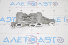Engine mount bracket right upper Toyota Avalon 13-18 2.5 hybrid